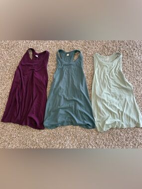 Women's Tank Top - Set of 3 from Old Navy